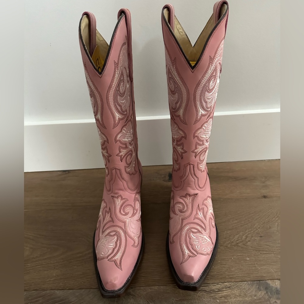 NEW CORRAL cowboy boots
